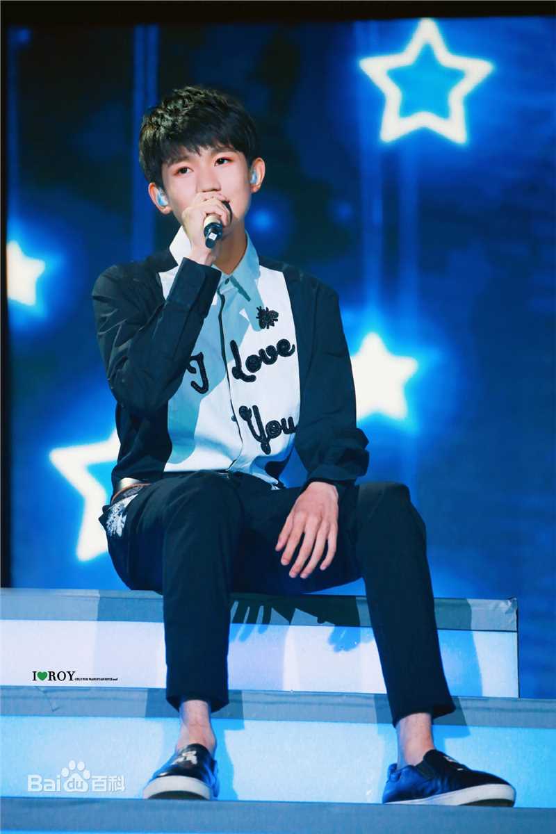 王源(Roy)16110816岁生日会素颜照壁纸