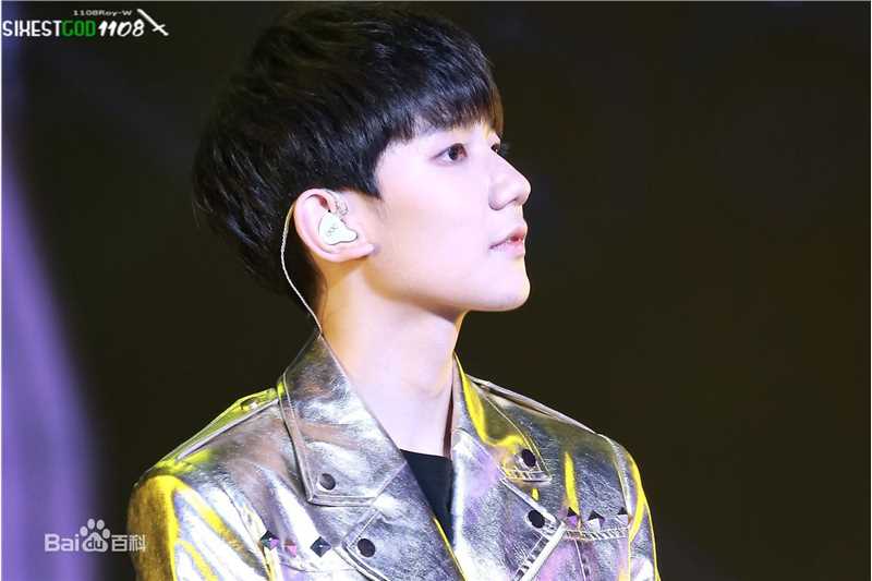 王源(Roy)16110816岁生日会素颜照壁纸