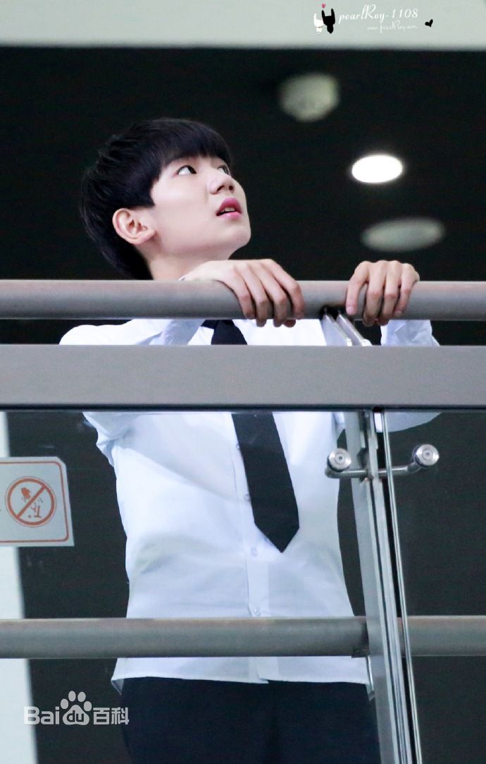 王源(Roy)超少年密码(饰演隋玉&002)壁纸壁纸