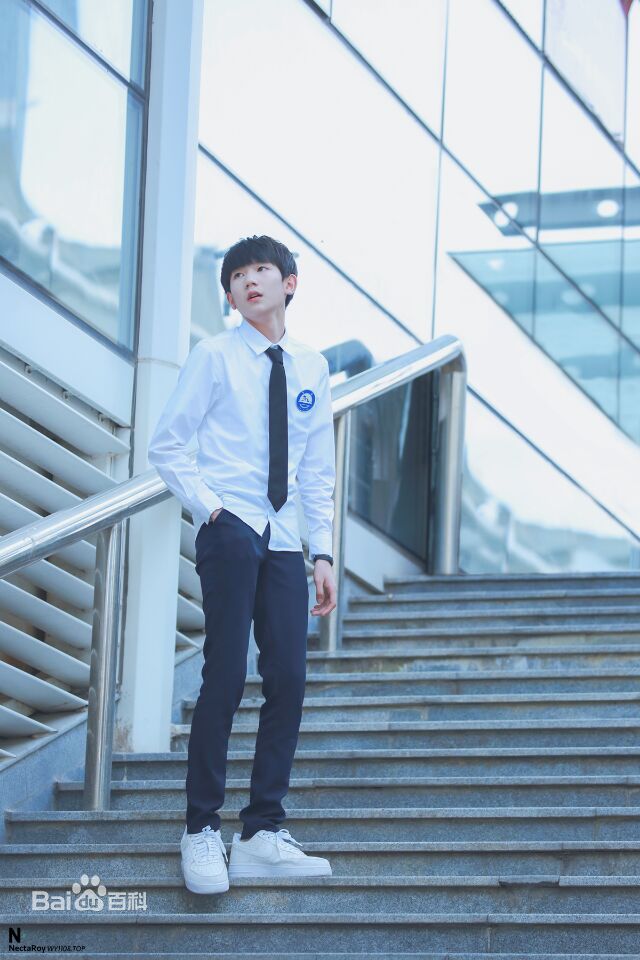 王源(Roy)超少年密码(饰演隋玉&002)壁纸壁纸