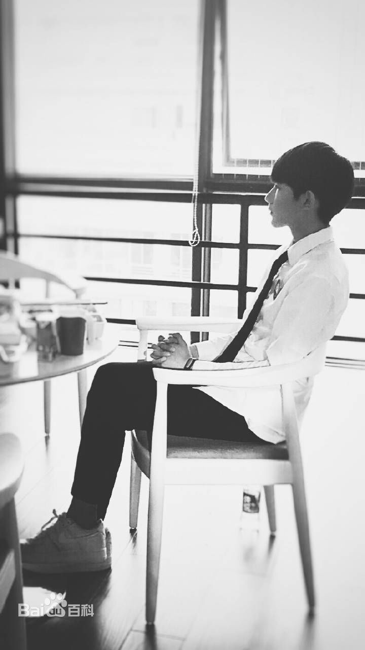 王源(Roy)超少年密码(饰演隋玉&002)壁纸壁纸