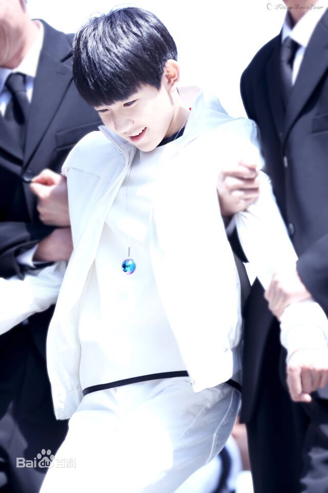 王源(Roy)超少年密码(饰演隋玉&002)壁纸壁纸