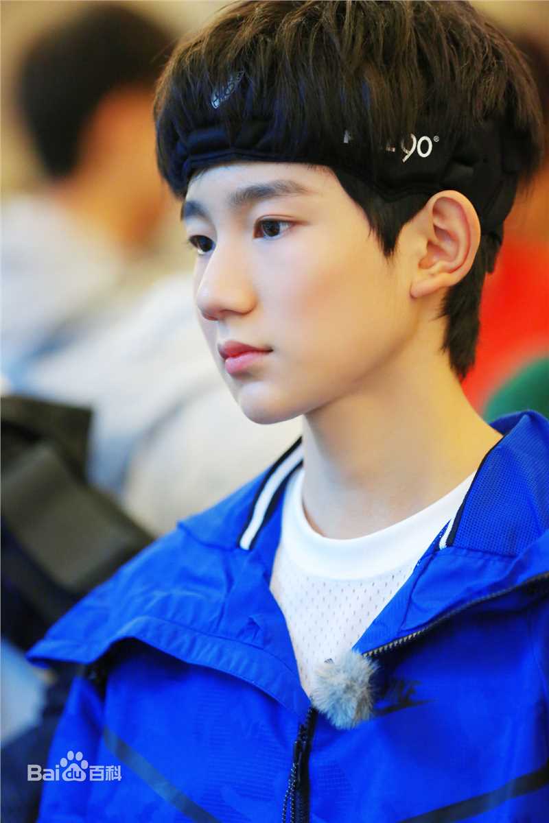 王源(Roy)综艺全员加速中素颜照壁纸