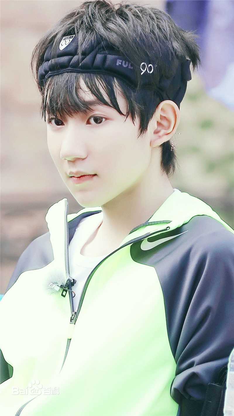 王源(Roy)综艺全员加速中素颜照壁纸