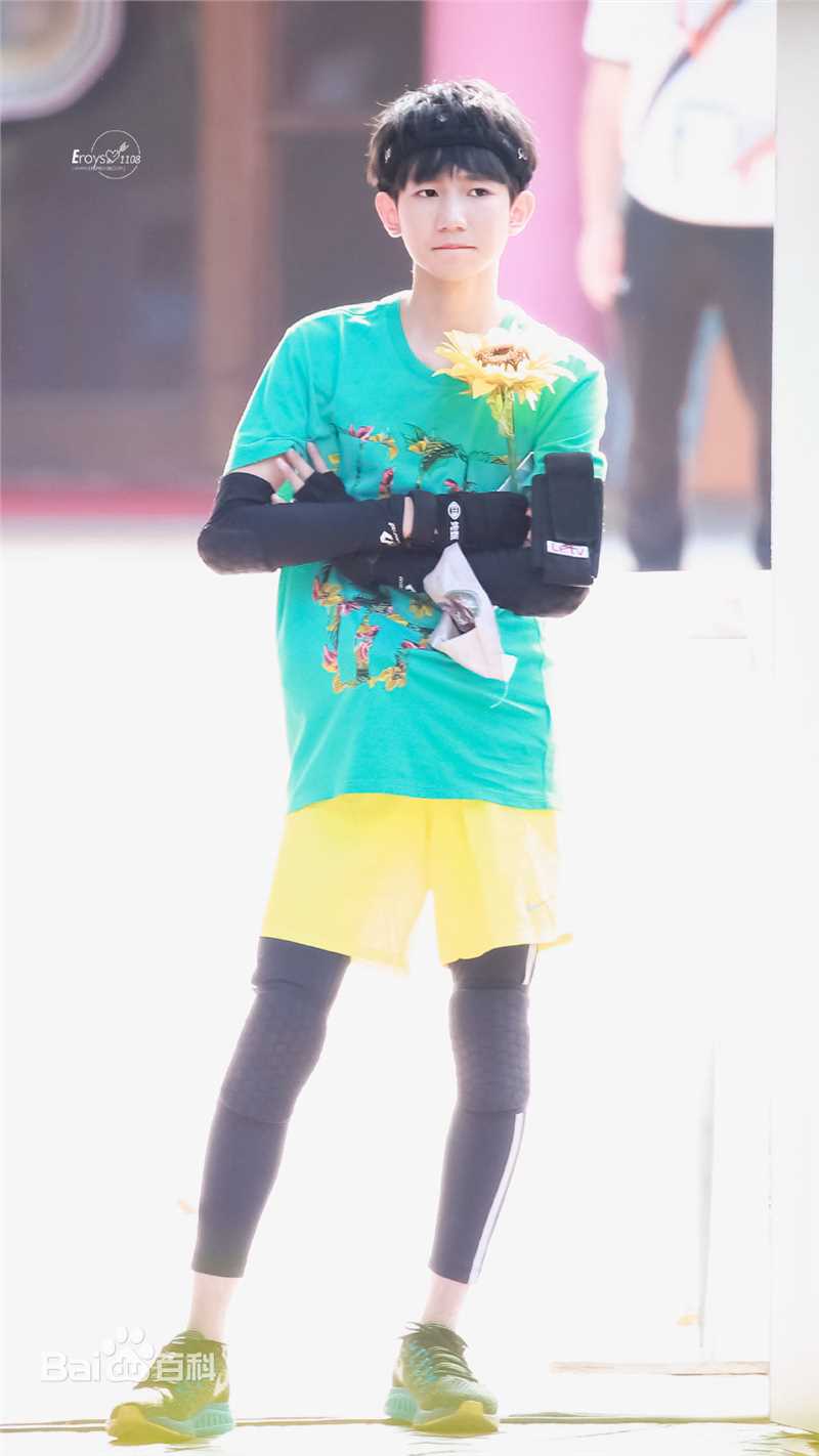 王源(Roy)综艺全员加速中素颜照壁纸