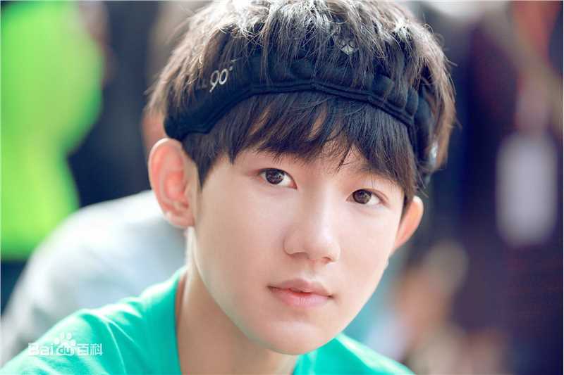 王源(Roy)综艺全员加速中素颜照壁纸