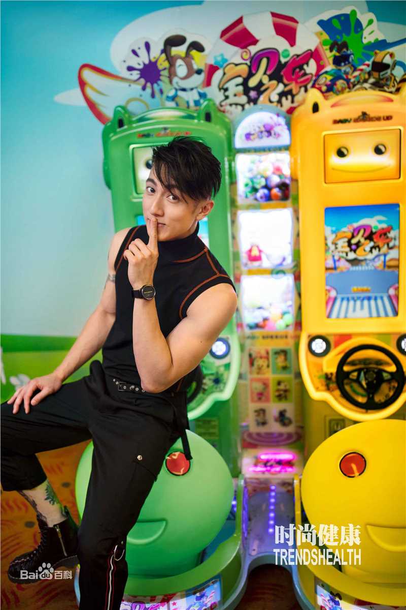 最新吴尊(Chun Wu)在《时尚健康》中的壁纸