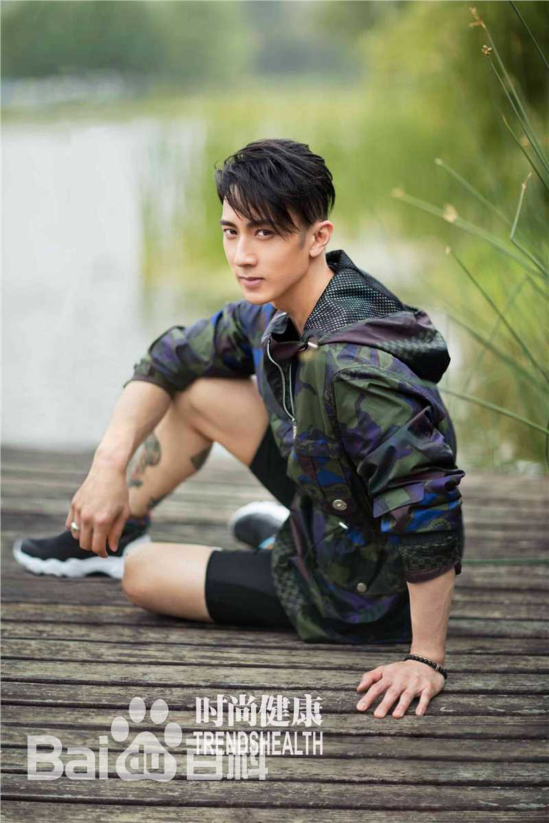 最新吴尊(Chun Wu)在《时尚健康》中的壁纸