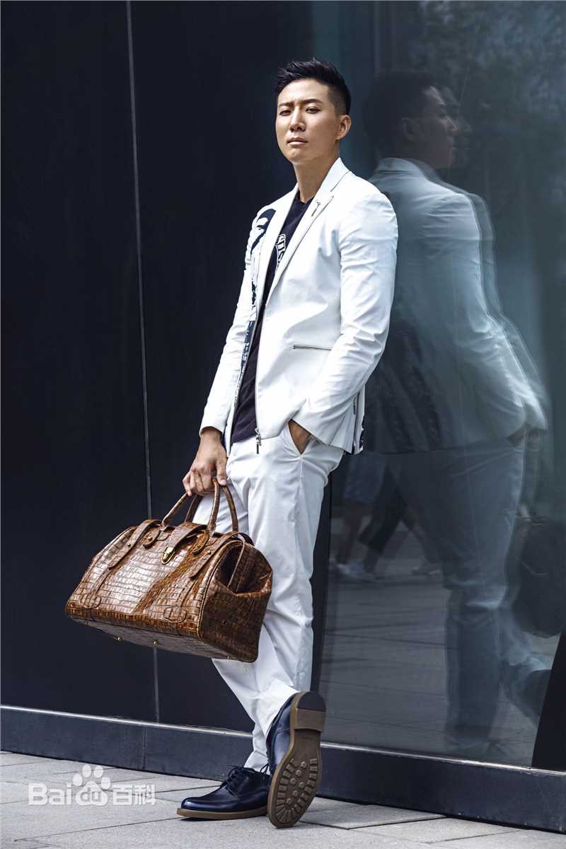 洪天照(Sammy Hung)生活照前后照片