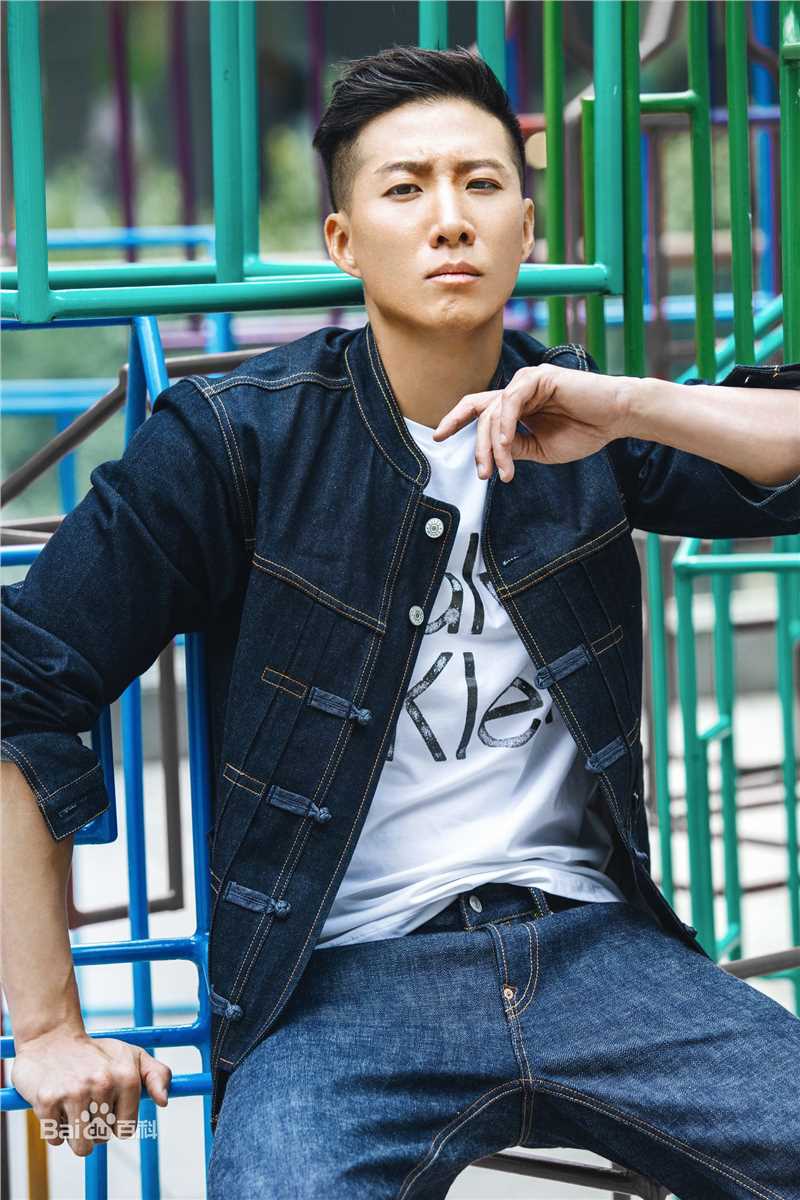 洪天照(Sammy Hung)生活照前后照片