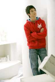 最新马天宇(Ray Ma)在专辑《宇光十色》中的壁纸