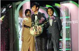 金秀贤(Kim Soo Hyun、キム スヒョン)百想艺术大赏(2012)性感图片图集