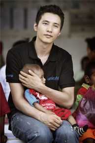 元斌(Won Bin)慈善活动壁纸壁纸