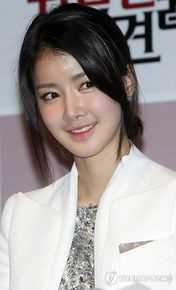 李诗英(Lee Si Young)活动、生活、后台照性感图片图集