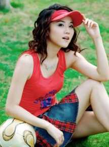 特别专辑爱穿红色T恤的足球宝贝图片