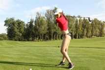 特别专辑户外的性感高尔夫美女图片