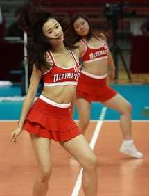 高清靓丽啦啦宝贝助阵恒大,短裙热舞秀小蛮腰图集