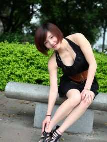 优质扣篮宝贝黑色性感短裙,秀“一字马”绝技图片