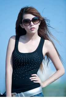 特别专辑性感机车美女阳光下人车合一图片