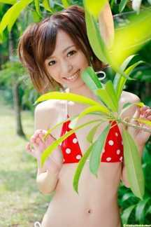 红色比基尼沙滩美女希志