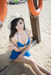 优质美模丽丽海滩比基尼阳光写着图片