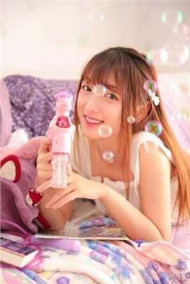 软妹子迷人桃花眼肤若凝脂清纯女生照片