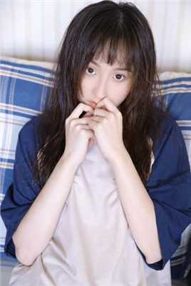 精选元气软妹乖巧可人美女慵懒居家自然养眼清纯图册