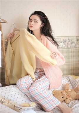 高清慵懒的居家小美女清纯诱人模样甜美尤物图集