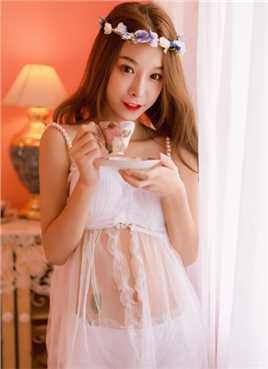 优质粉色系绝色美女房客性感红唇曼妙身姿透视装私房色片相册