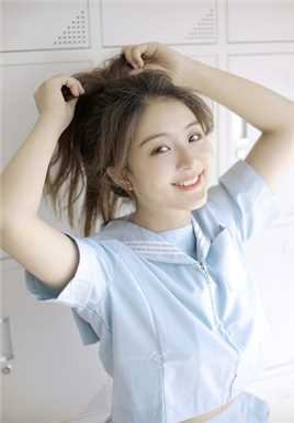 最新文艺白皙漂亮美女吊带水手制服清纯惹火私房壁纸