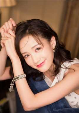 清纯甜美少女李一桐楚楚动人眼神养眼明星图片