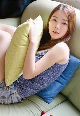 优质90后清纯美女沈欣雨唯美摄影图集图片