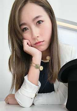 最新美女魔术师何颖璇清纯图片图集