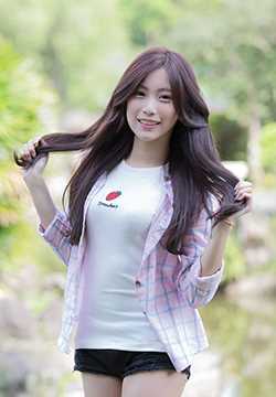 台湾清纯校花美女张楚珊小清新外拍