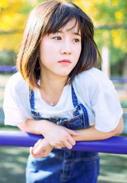 优质清纯萌妹子操场可爱迷人集相册