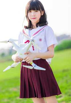 优质清纯美女校花户外甜美迷人写照图片