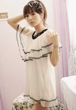 清纯美女校花果子闺房可爱迷人美照