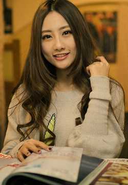 优质冬日清纯长发美女桌面壁纸相册