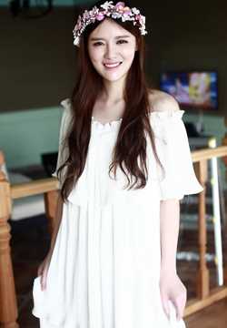 秀人网清纯可爱美女高溜MilkCat室内照