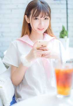 清纯制服室内迷人写照