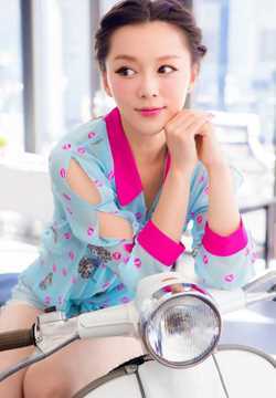 新锐女演员王紫伊变身机车女孩