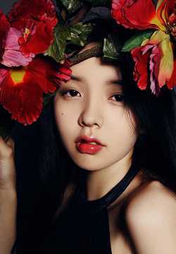 精选清纯的红唇少女户外唯美图册