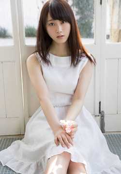 高清日本清纯美女松井玲奈白色短裙迷人图集