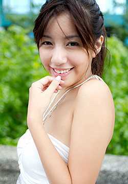 最全清纯美女辜莞云迷人酥胸相册