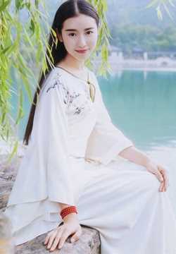 精选清纯古典风美女户外迷人图册