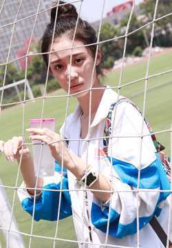 最全宅男女神孙佳雨操场清纯大图壁纸