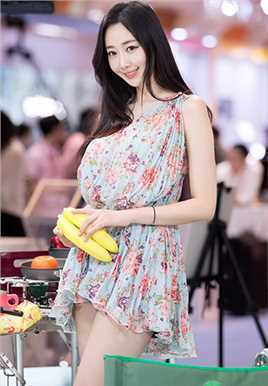 精选韩国车模申海莉车展甜美迷人图册