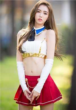 韩国美女车模金宝拉短裙迷人