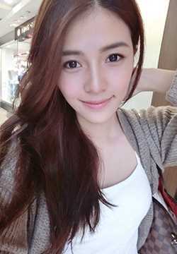 最新台湾著名车模吴采臻Grace微博图片合辑壁纸