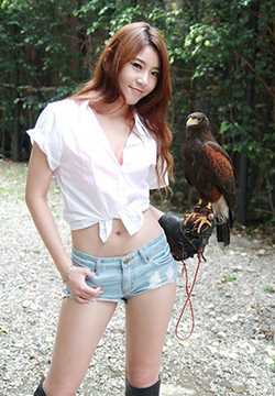 台湾美女车模凯萨琳Katherine私拍图片